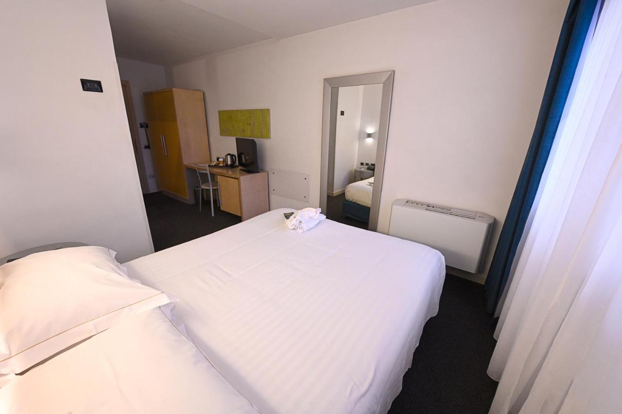 Mercure Palermo Centro Luaran gambar